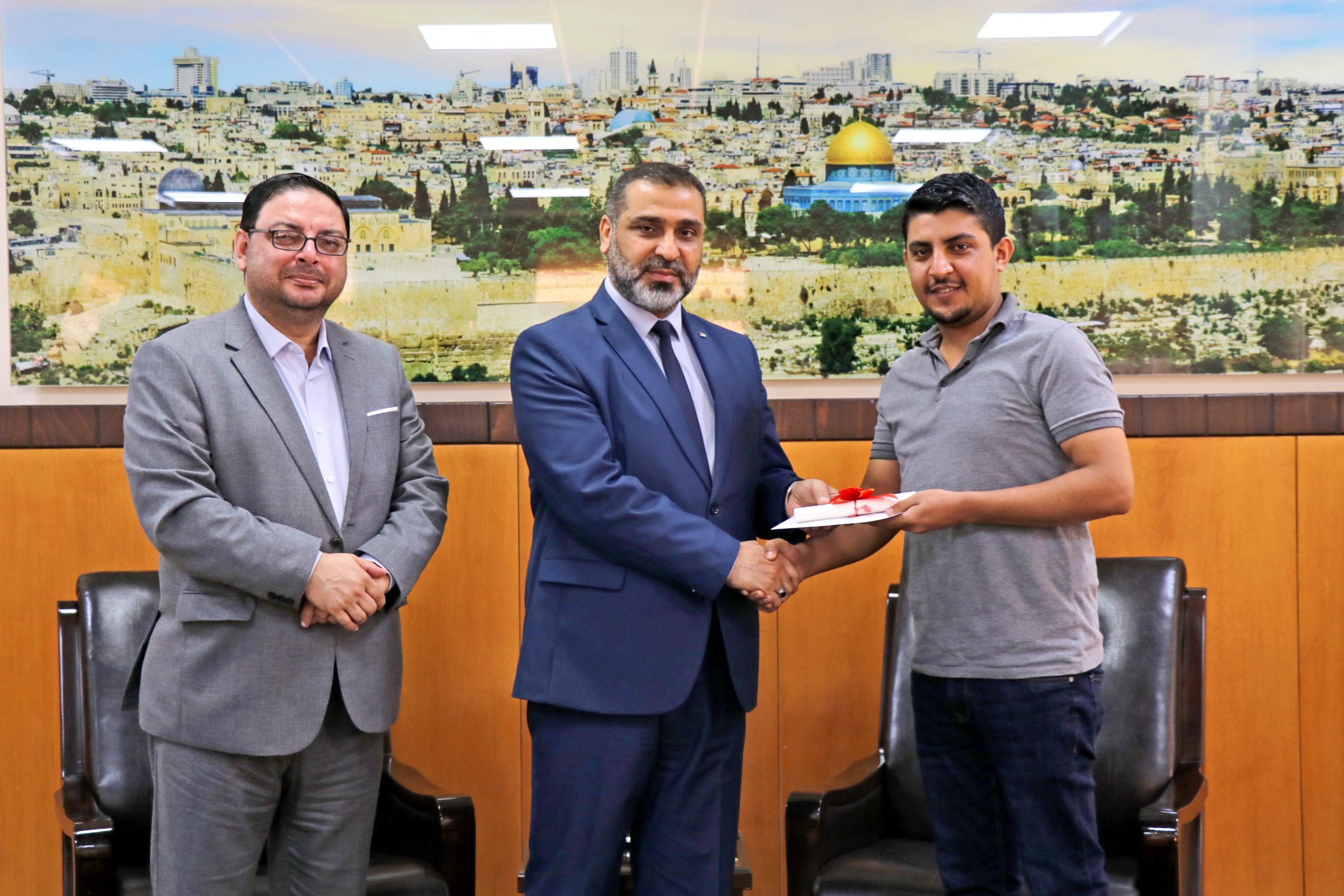 المجلس الأعلى للقضاء يكرم موظفيه المتميزين لشهري يونيو ويوليو 2022م